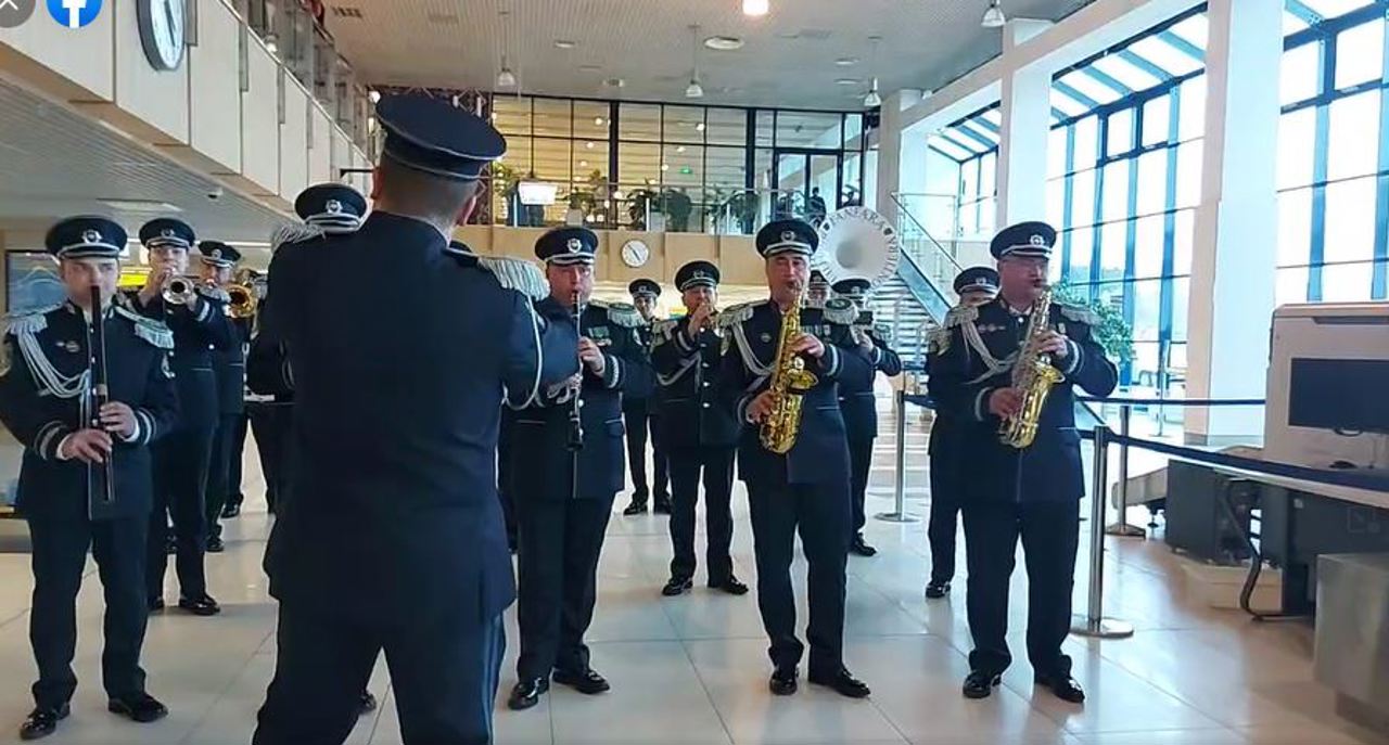 Surpriză pentru Pasha Parfeni la Aeroport